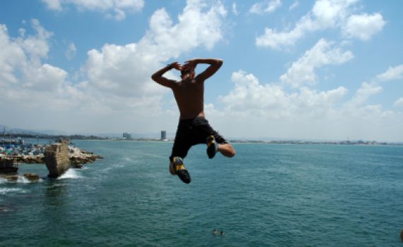 שמעתי שקפיצה היא סגולה לגרש פחד, האם זה נכון?