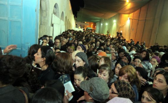 י"א בחשון: אלפים עלו לציון רחל אימנו בבית לחם