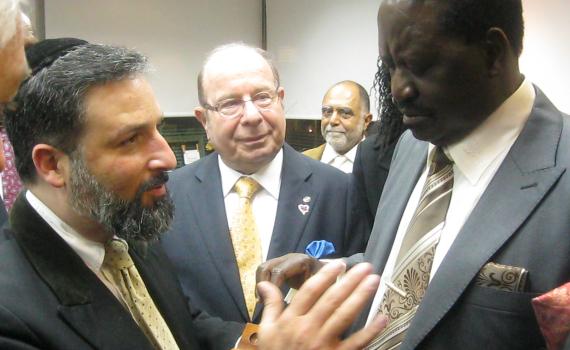 ראש מממשלת קניה קיבל 'שיעור מזורז' בהלכות מילה