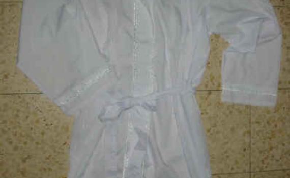 הקיטל ששרד את השואה הועבר למשמרת ב'יד ושם'