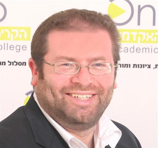 ר"ח סיון: הרב לונדין מכין למתן תורה