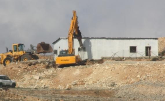 המנהל האזרחי הרס כפר ערבי שסיכן את נוסעי כביש בגין