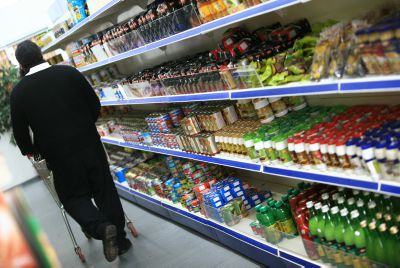 מותר לקנות עוגה באריזה סגורה בחנות שאין לה כשרות?