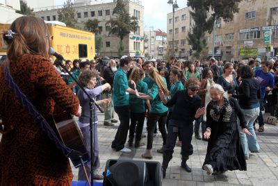 "אומרים לנו ששירת נשים זו תועבה, אז אנחנו שרות"