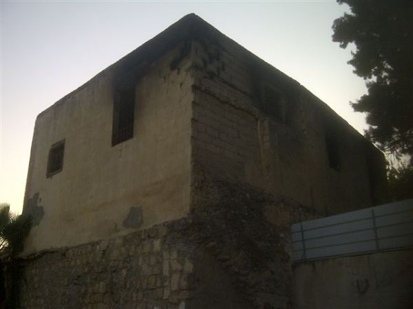 ערבים הציתו בית כנסת בעיר העתיקה של רמלה