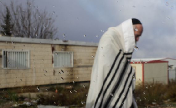 הלכות חורף: מה מותר ומה אסור לעשות בשבת סוערת?