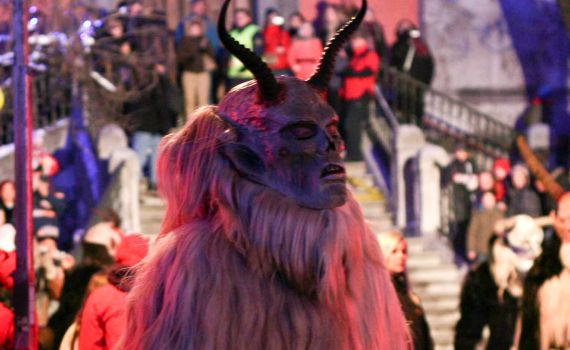 שו"ת SMS: האם יש ממש במה שנקרא דיבוק?