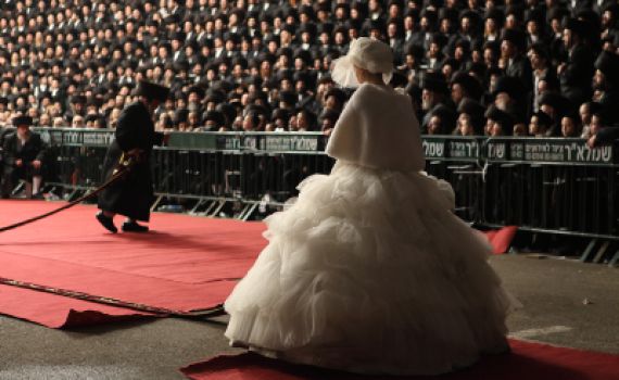 מצווה טאנץ – מה צנוע בזה?!