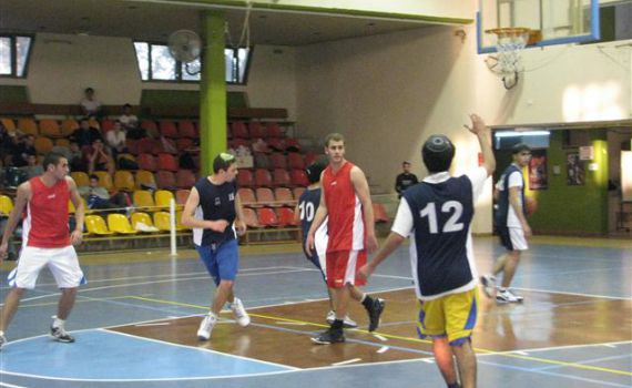 מי אלופת הישיבות התיכוניות בכדורגל ובכדורסל?