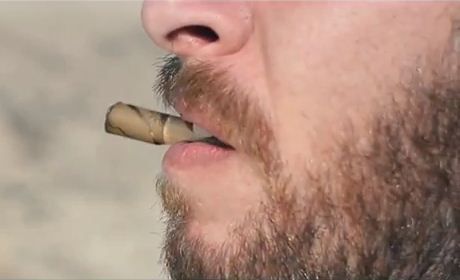 אחד החזקים: סצנת הפתיחה מהסרט 'דער מענטש'