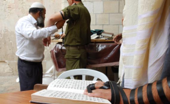 עם ישראל מתחזק: יותר אנשים בישראל שומרים מצוות