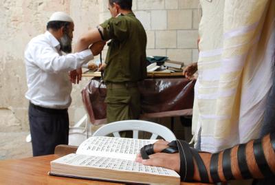 עם ישראל מתחזק: יותר אנשים בישראל שומרים מצוות