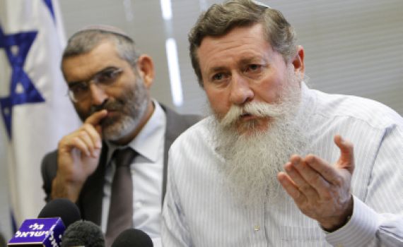 כצל'ה: הרב הצבאי הראשי הוא איש חלש חסר עמוד שדרה