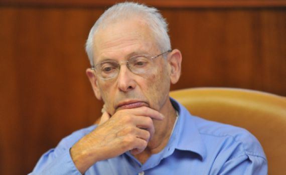 גורמים בימין על חוק מגרון: השר בני בגין סוחט את נתניהו