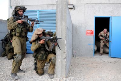 כבוד: שניים מכל שלושה מתגייסים בשומרון – לשירות קרבי