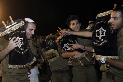 כך התקבלה פסיקת הרבנות הצבאית בעניין שירת נשים