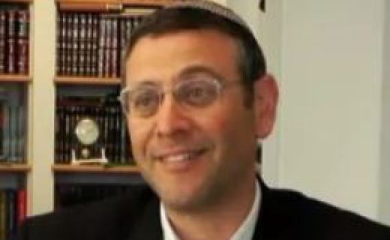 הרב לאו: לא אמרתי שאני מתפלל שהרב אלישיב ימות