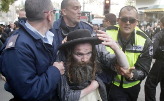 אמילי עמרוסי: מחזיקי הלפידים מלבים את שנאת החרדים