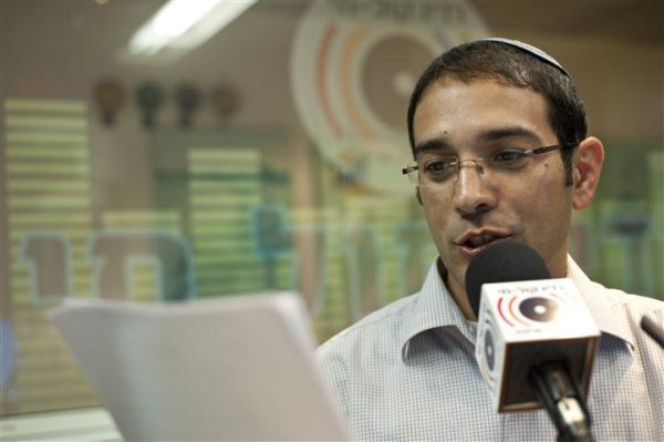 רדיו 'קול חי': הסרוג נדב ארבל מונה למגיש יומן הצהריים