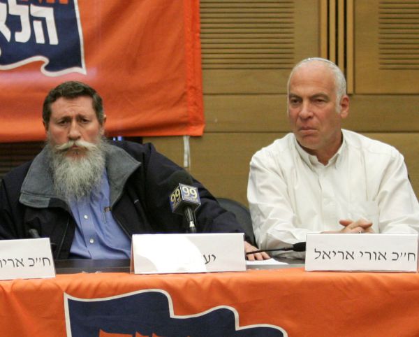 הרב טרופר לכצל'ה: מי שרוצה אחדות שיצטרף לפריימריז