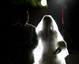 האם צריך לשמוע לאב שאוסר לבתו להתחתן עם ספרדי?