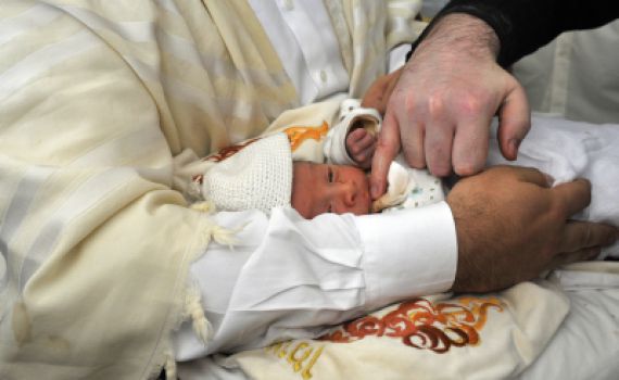 החשש התממש: תביעה נגד רב יהודי שביצע ברית מילה