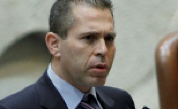 השר ארדן מסביר לאחמד טיבי את הרש"י הראשון בתורה