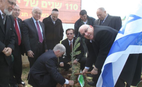 נתניהו, הרב הרשקוביץ, רובי ריבלין והאדמו"ר מקאליב