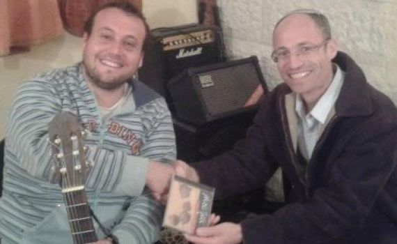 הקליפ לדוידי פרל כל כך גרוע שזה גאוני