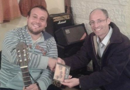 הקליפ לדוידי פרל כל כך גרוע שזה גאוני