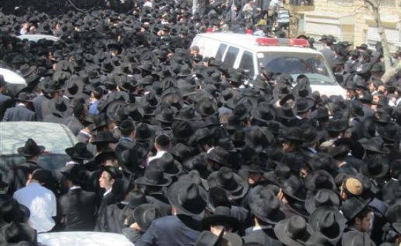 תמונות מלווית הרב חיים פנחס שיינברג זצ"ל