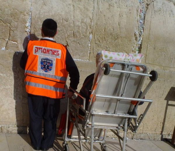 המשאלה של החולה הסופני: להתפלל בכותל המערבי