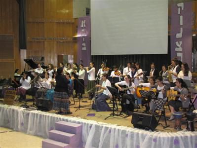 אולפנת כפר פינס חגגה 90 לרב פירון בקונצרט חגיגי