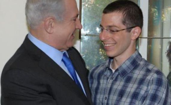חג חירות ראשון: ראש הממשלה נפגש עם גלעד שליט