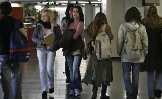 אם את הולכת עם מכנסיים אז במה את דתית?