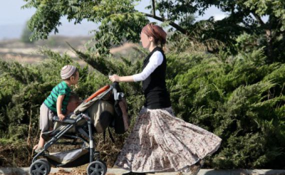 תפסיקו עם הלחץ: לא חייבים להתחתן בגיל עשרים