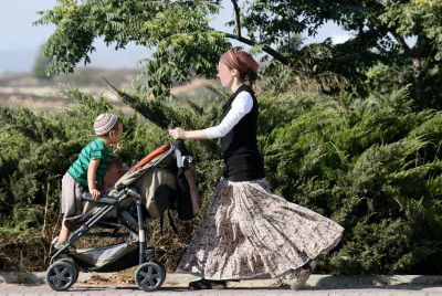 תפסיקו עם הלחץ: לא חייבים להתחתן בגיל עשרים