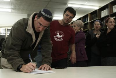 תושבי מגרון חתמו על ההסכם: "הצמידו לנו אקדח לרקה"