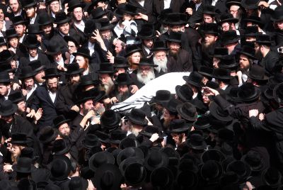 גלרייה: כך נראתה הלוויתו של האדמו"ר מויז'ניץ