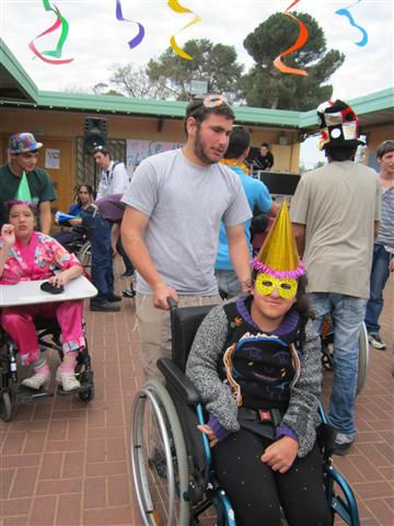 חסד לפורים: משמחים ילדים 'מיוחדים' בישיבת חברותא