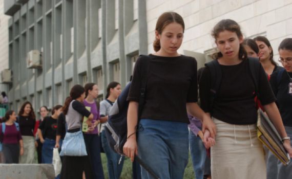 אבות לבנות מצווה: למה אנחנו לא יכולים להשתתף באירוע?