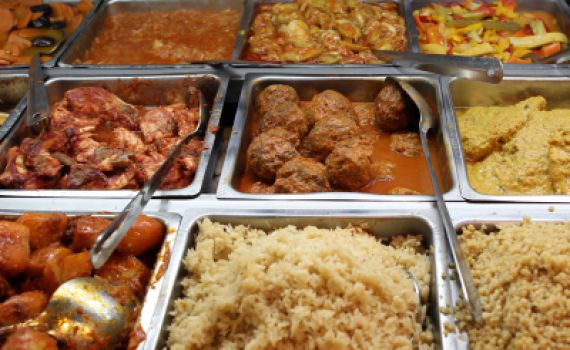 אין תעודת כשרות, הטבח גוי; הרבנות אומרת אפשר לאכול