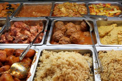 אין תעודת כשרות, הטבח גוי; הרבנות אומרת אפשר לאכול