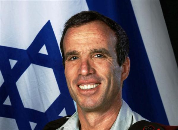 תזכורת: האלוף אלעזר שטרן היכה מתנחלים עם קת הרובה