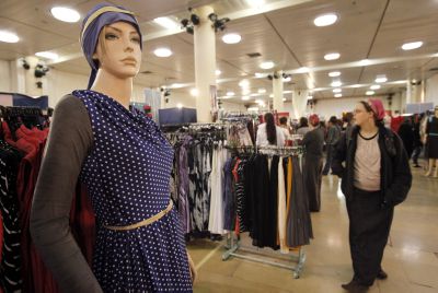 תבינו, אני לא לובשת צנוע, רק כי ככה ההלכה דורשת