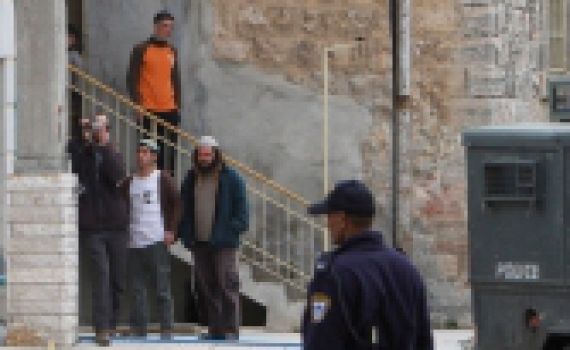 הבית נקנה כחוק; המנהל האזרחי דורש לפנותו עד מחר