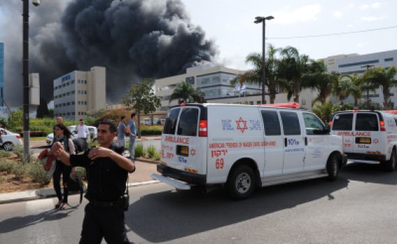 עשן סמיך ורעיל בשריפה ברעננה