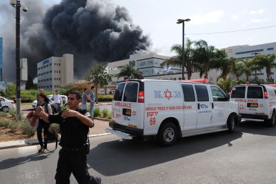 עשן סמיך ורעיל בשריפה ברעננה