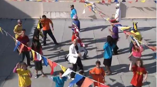 צפו: לא יעזור, אתה אחי! שיר לפסח תשע"ב מלאטמה