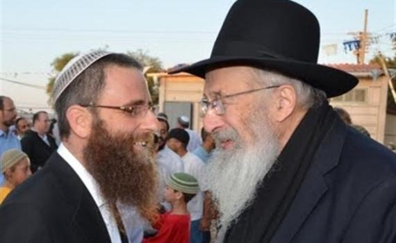 בתפוח הכתירו את רב הישוב; הרב טאו בא לחלוק כבוד